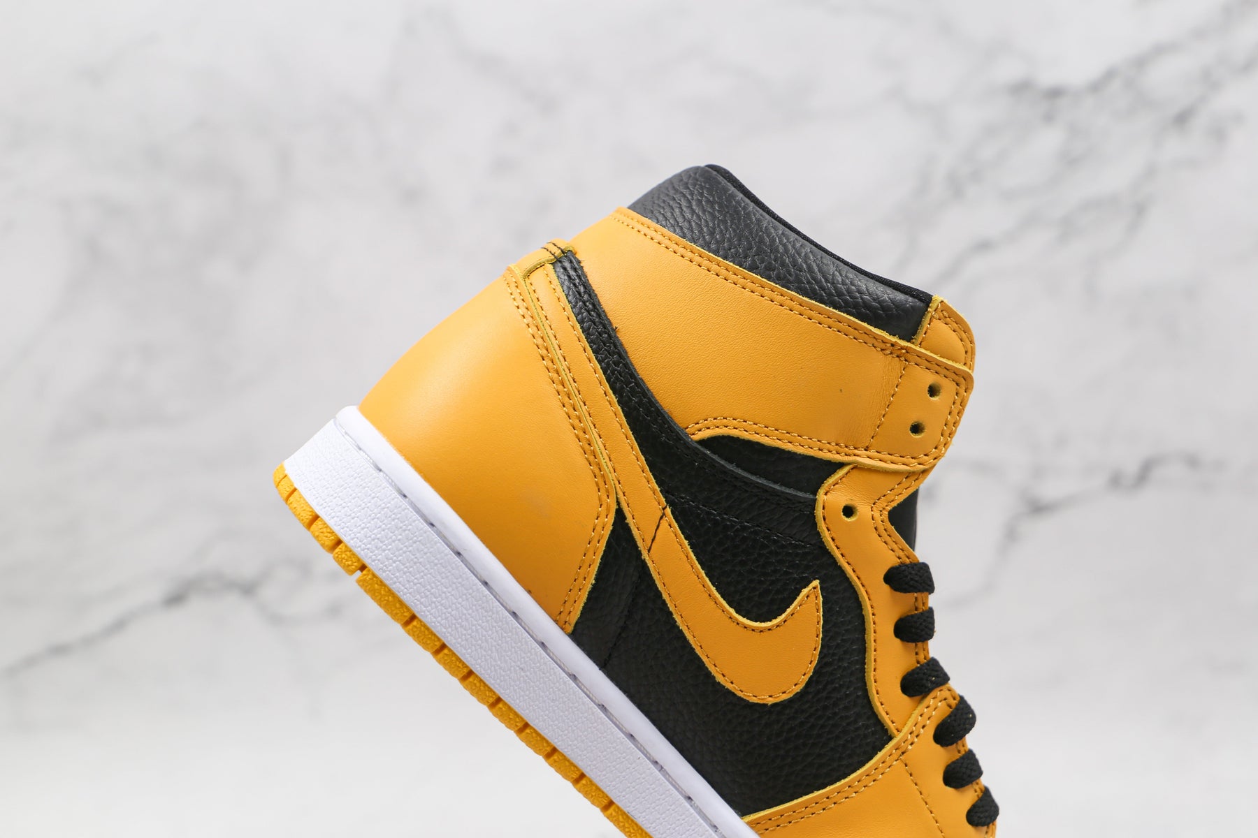 Jordan 1 Retro High Pollen