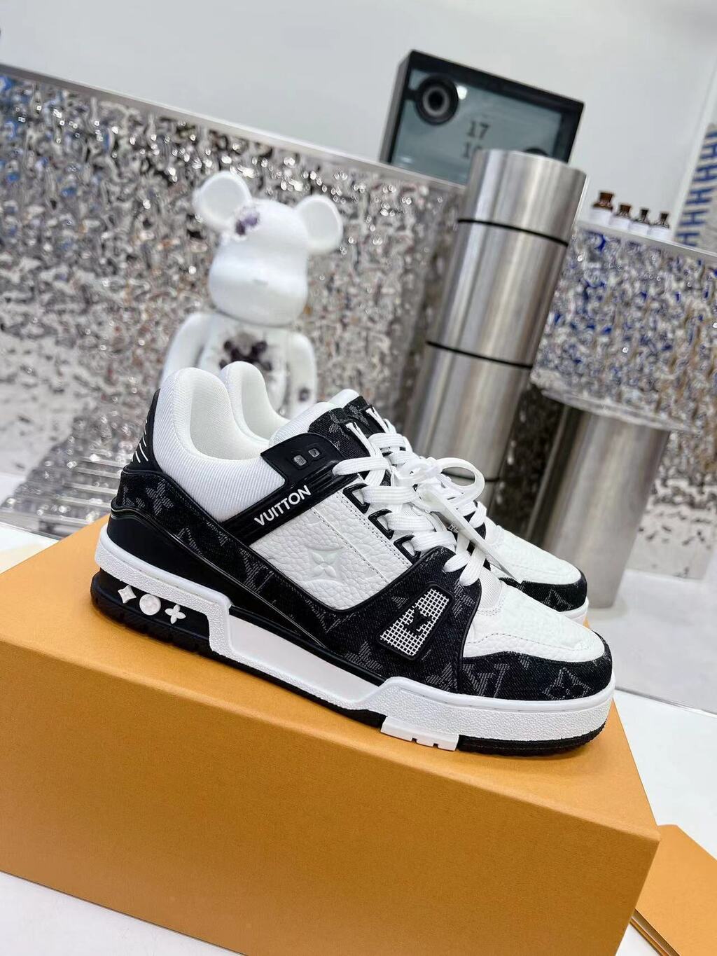 Tênis LV Trainer White Black