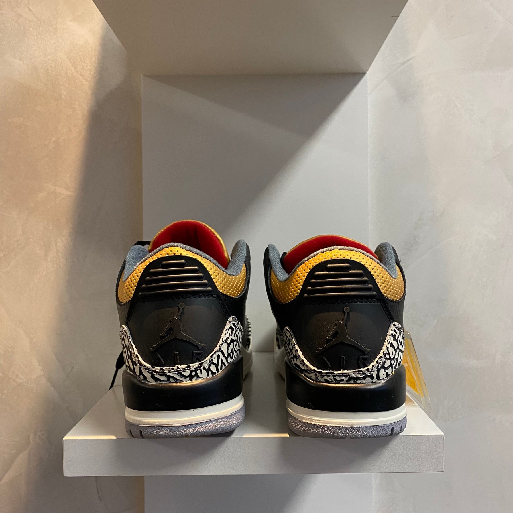 Jordan 3 Retro Cement Gold (Pronta Entrega)