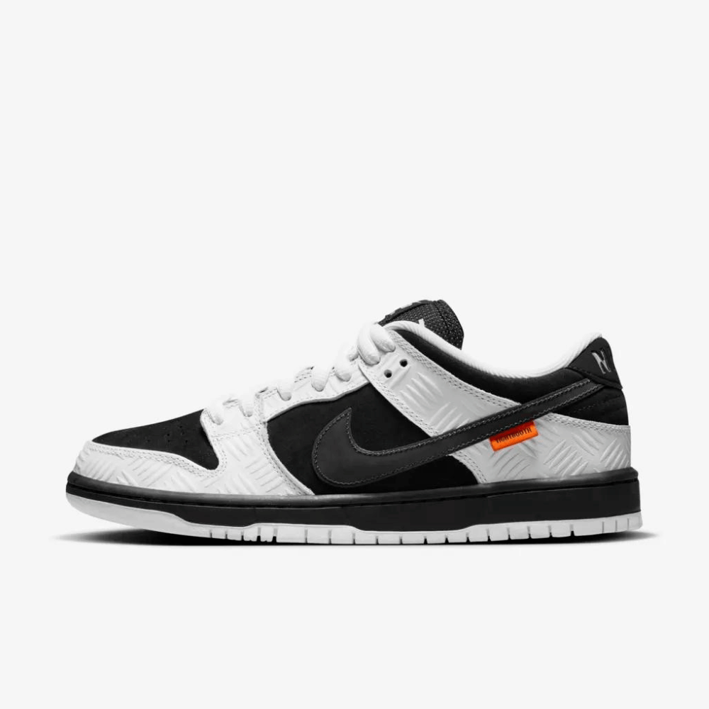 Nike SB Dunk Low TIGHTBOOTH